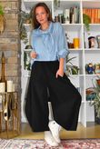 Bateau Needlecord 7/8 Barrel Culotte Pant Black